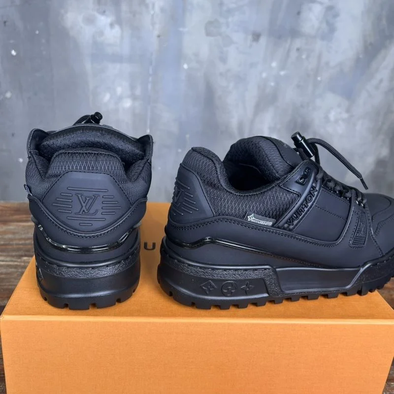 Louis Vuitton Trainer Sneaker HighPerformance 30385