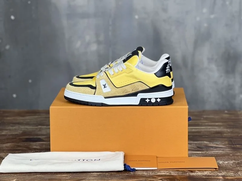 Effortless Louis Vuitton Trainer Sneaker 30383