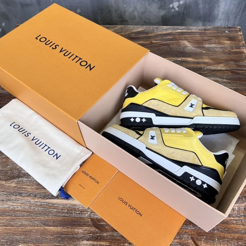 Effortless Louis Vuitton Trainer Sneaker 30383
