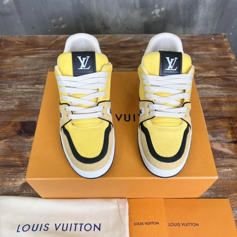 Effortless Louis Vuitton Trainer Sneaker 30383