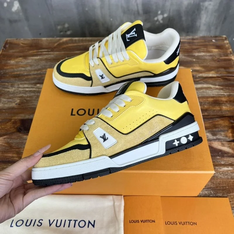 Effortless Louis Vuitton Trainer Sneaker 30383