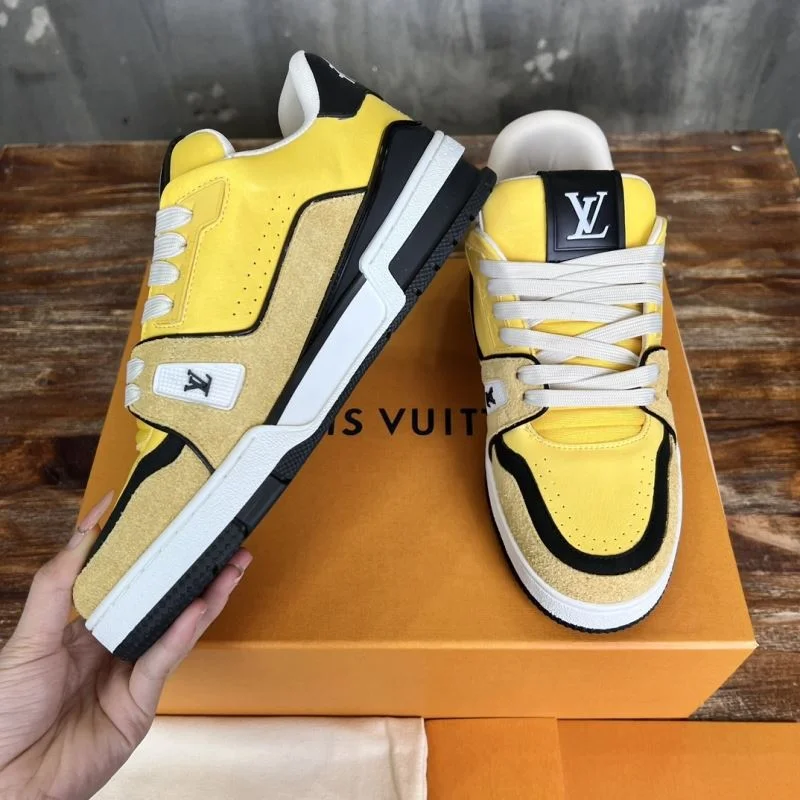 Effortless Louis Vuitton Trainer Sneaker 30383