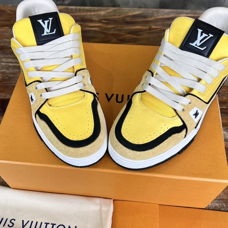 Effortless Louis Vuitton Trainer Sneaker 30383