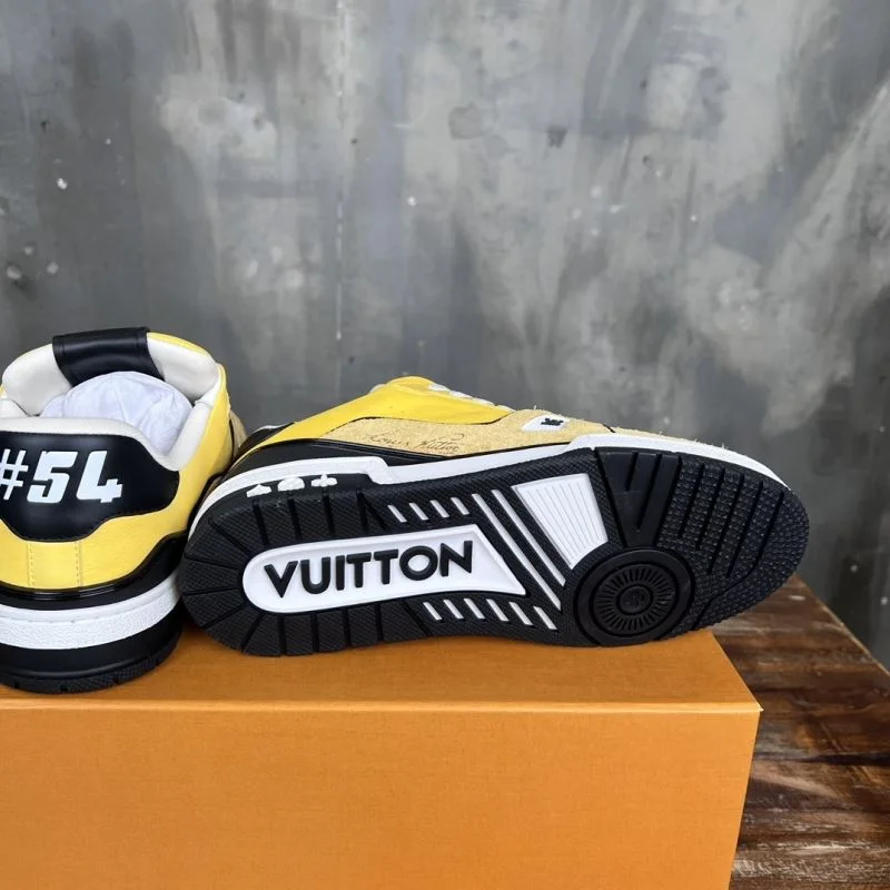 Effortless Louis Vuitton Trainer Sneaker 30383