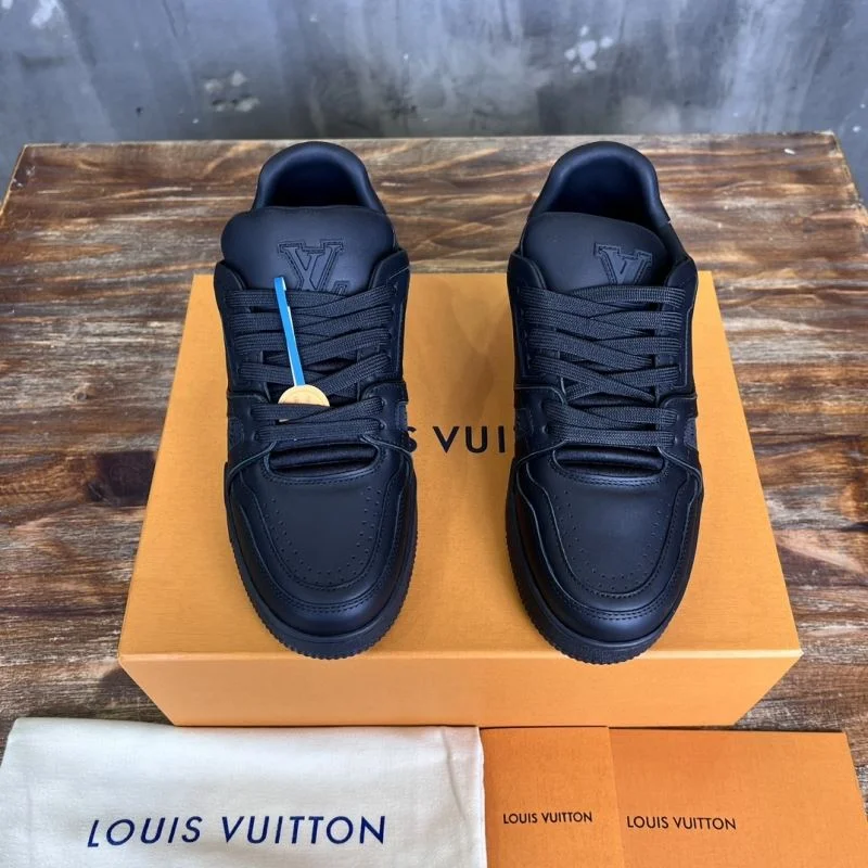 Original Louis Vuitton Trainer Sneaker 30375