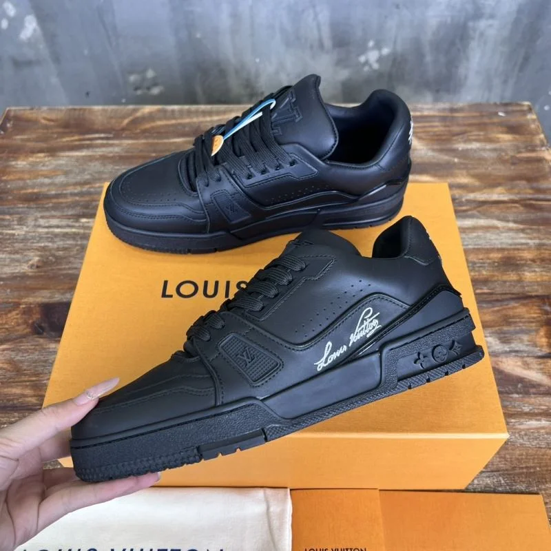 Original Louis Vuitton Trainer Sneaker 30375