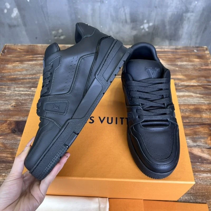 Original Louis Vuitton Trainer Sneaker 30375