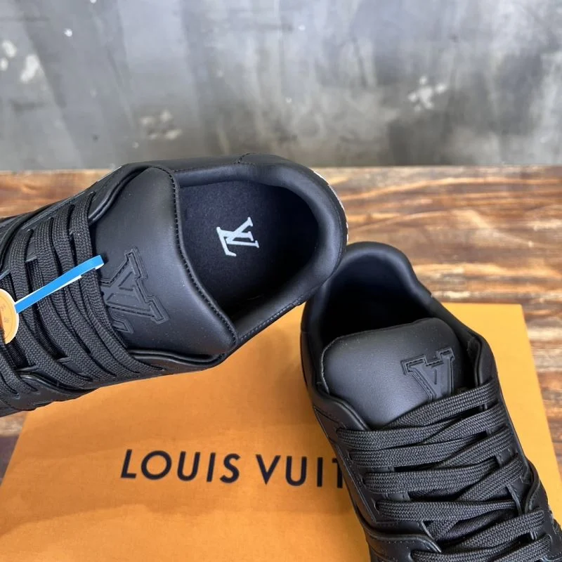 Original Louis Vuitton Trainer Sneaker 30375