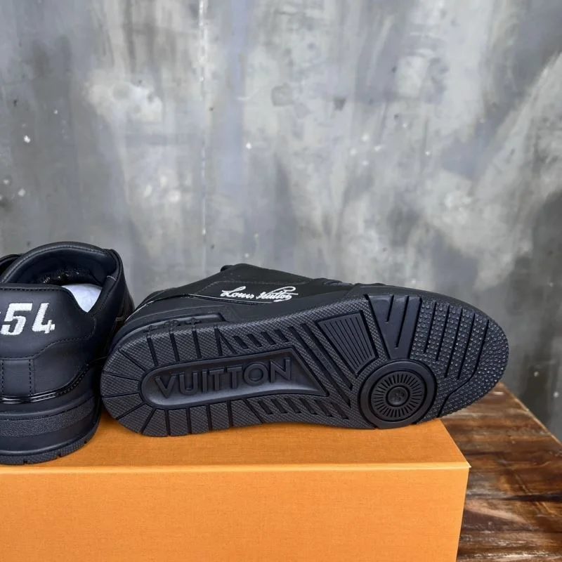 Original Louis Vuitton Trainer Sneaker 30375