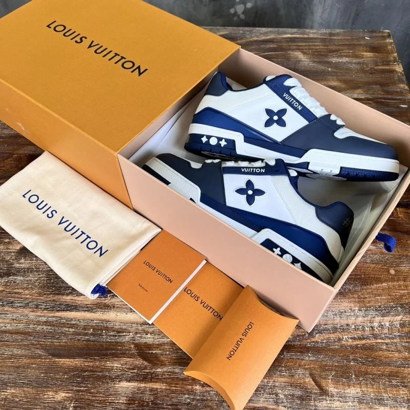 Fashionable Louis Vuitton Trainer Sneaker 30367