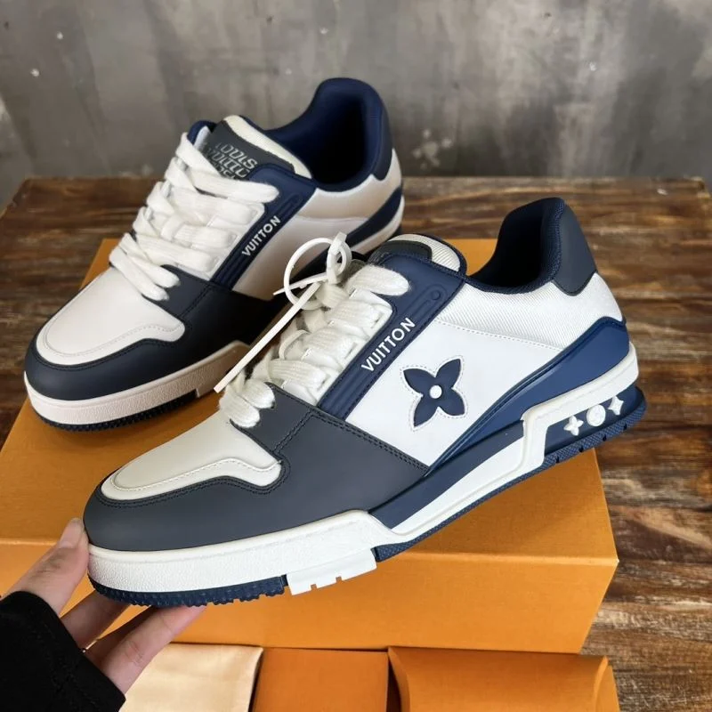 Fashionable Louis Vuitton Trainer Sneaker 30367