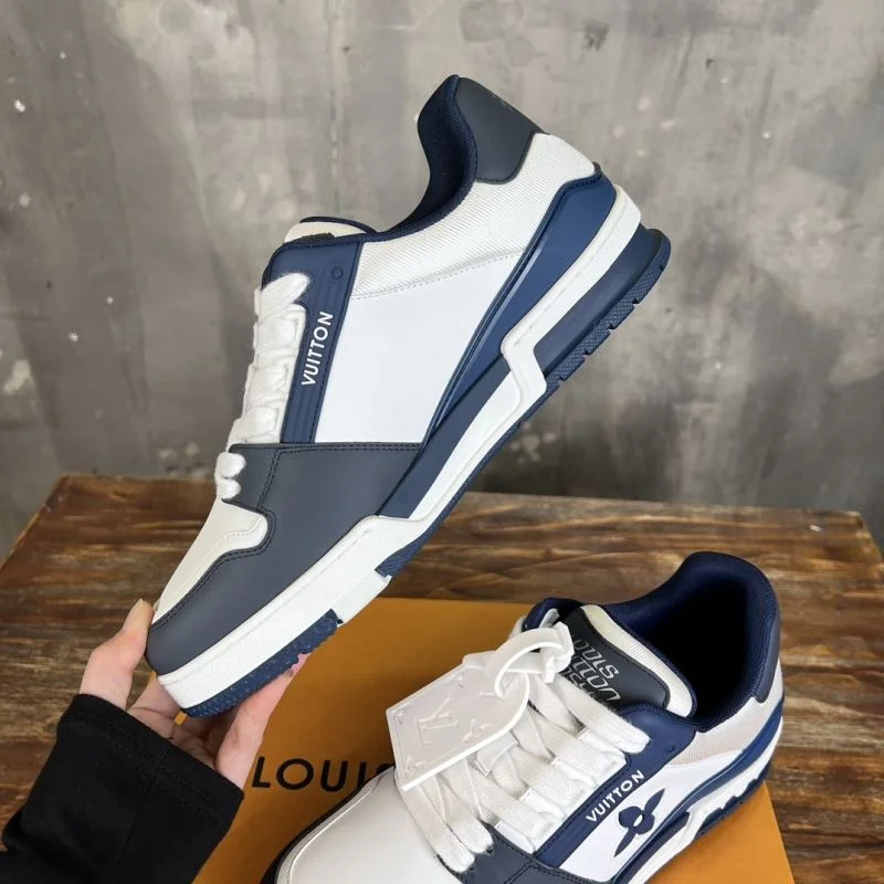 Fashionable Louis Vuitton Trainer Sneaker 30367