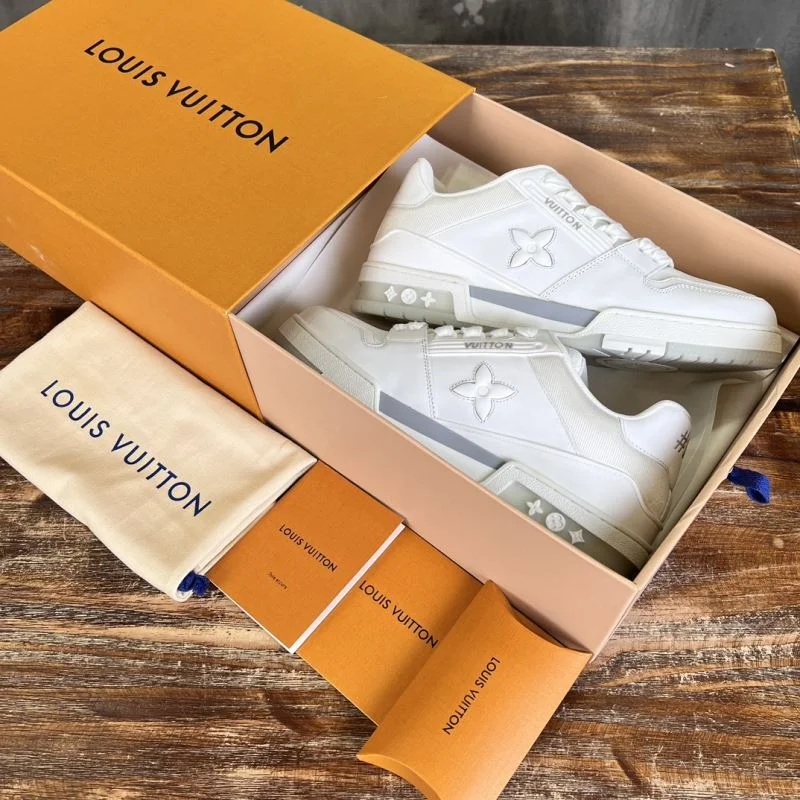 Louis Vuitton Trainer Sneaker Refined 30369