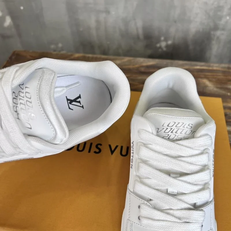 Louis Vuitton Trainer Sneaker Refined 30369