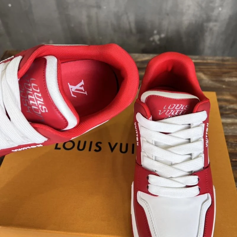 Louis Vuitton Trainer Sneaker Bright 30366