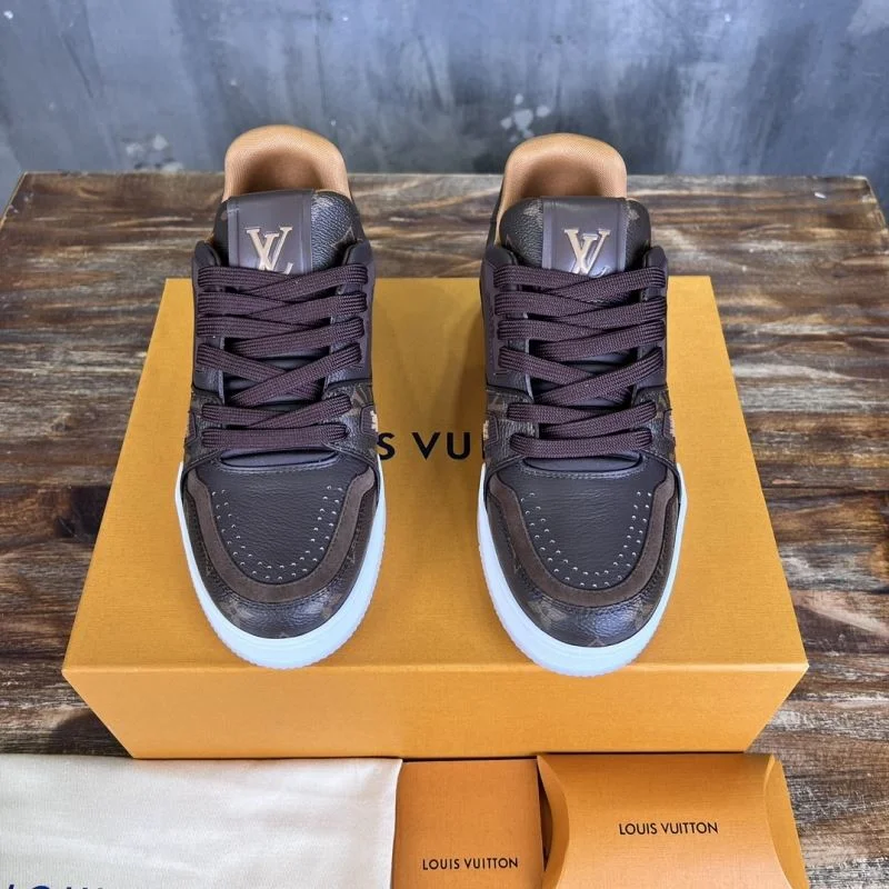 SmoothTexture Louis Vuitton Trainer Sneaker 30371