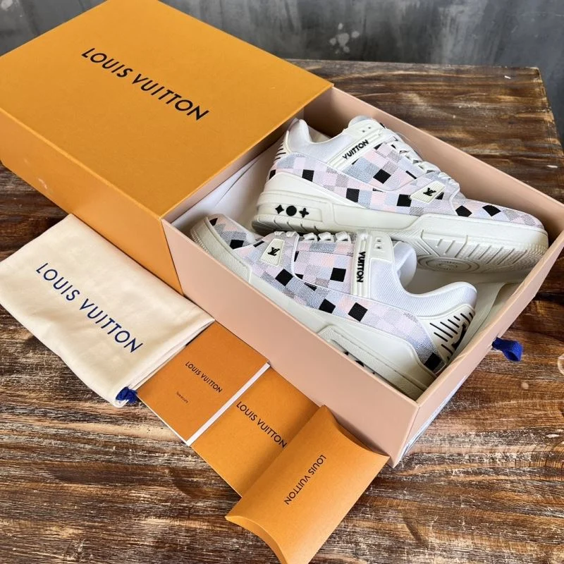 Attractive Louis Vuitton Trainer Sneaker 30370