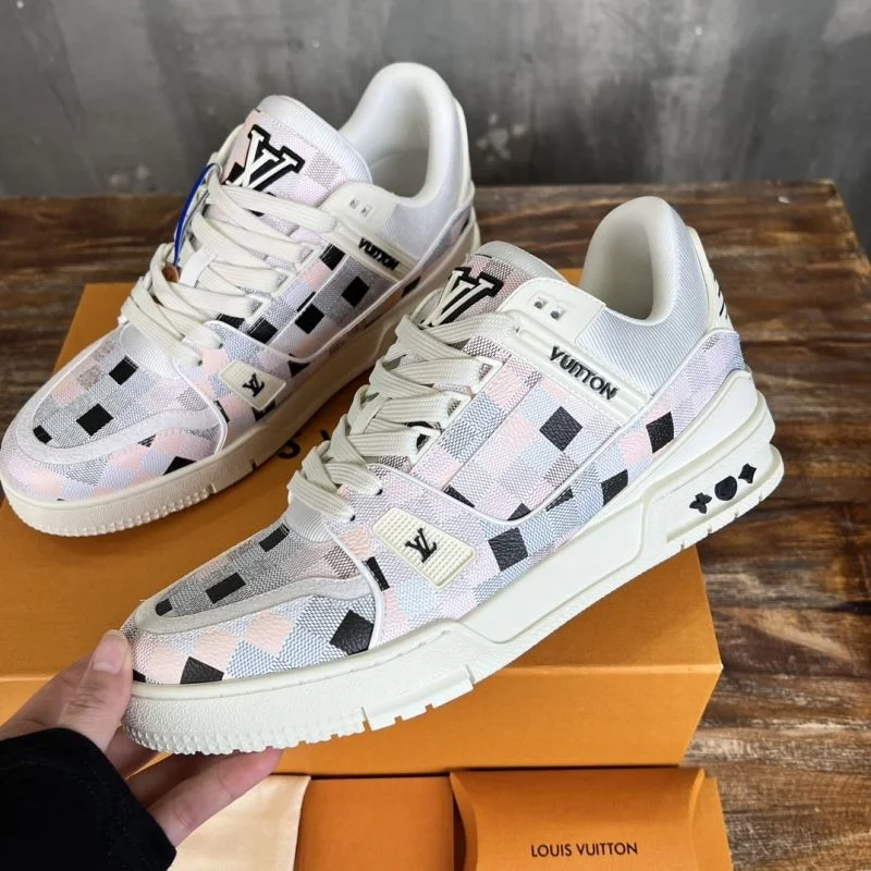 Attractive Louis Vuitton Trainer Sneaker 30370