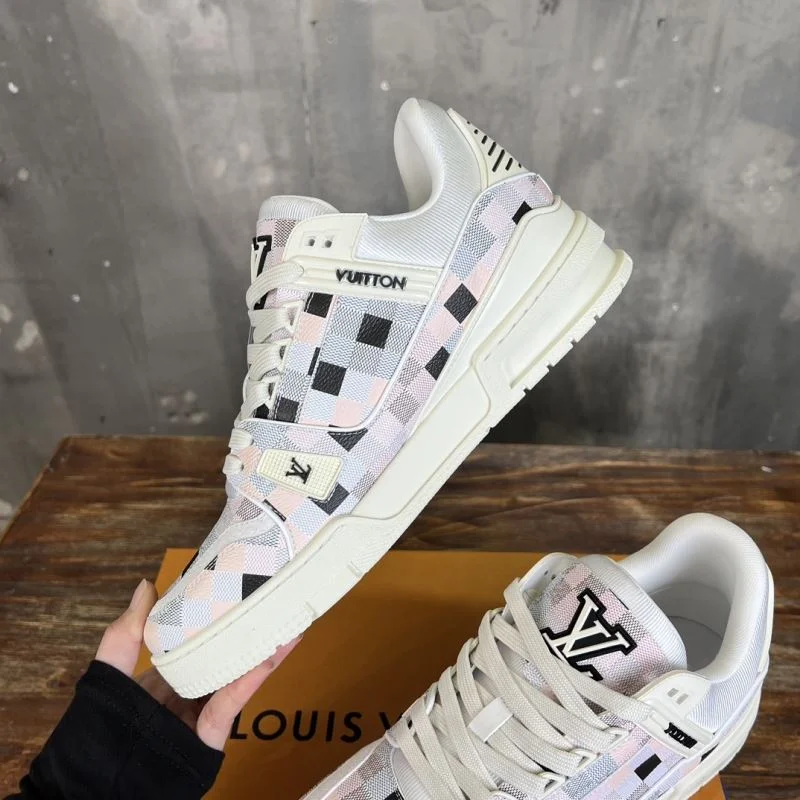 Attractive Louis Vuitton Trainer Sneaker 30370