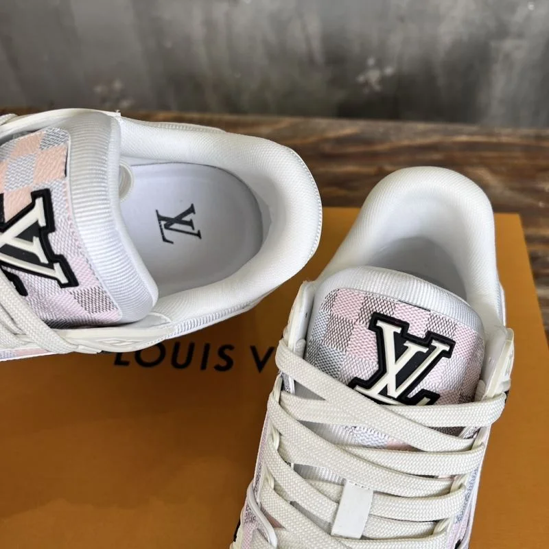 Attractive Louis Vuitton Trainer Sneaker 30370