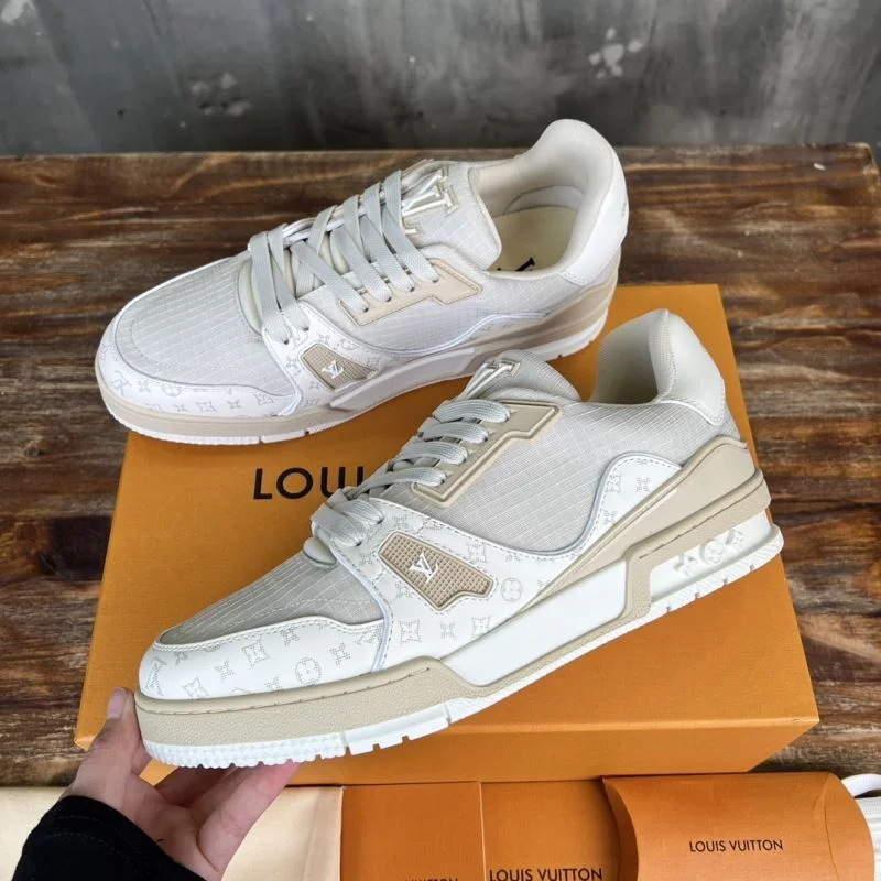 WellDesigned Louis Vuitton Trainer Sneaker 30365