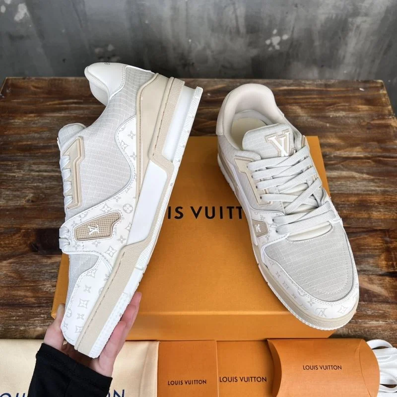 WellDesigned Louis Vuitton Trainer Sneaker 30365