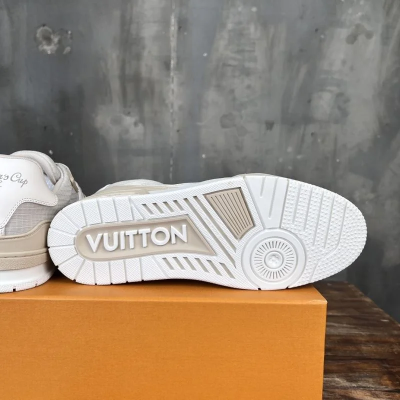 WellDesigned Louis Vuitton Trainer Sneaker 30365