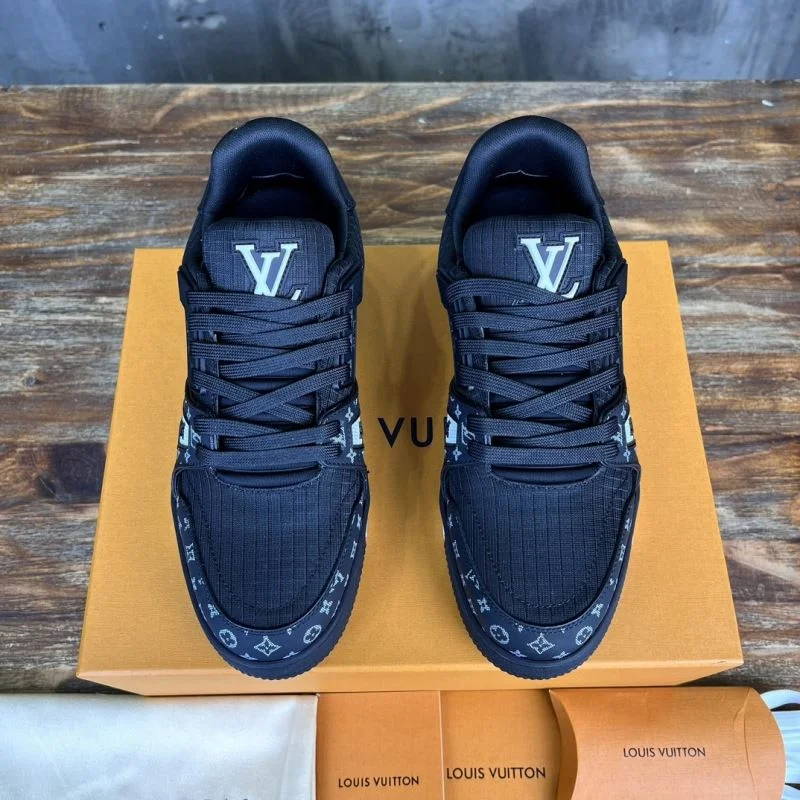 Louis Vuitton Trainer Sneaker Vibrant 30364