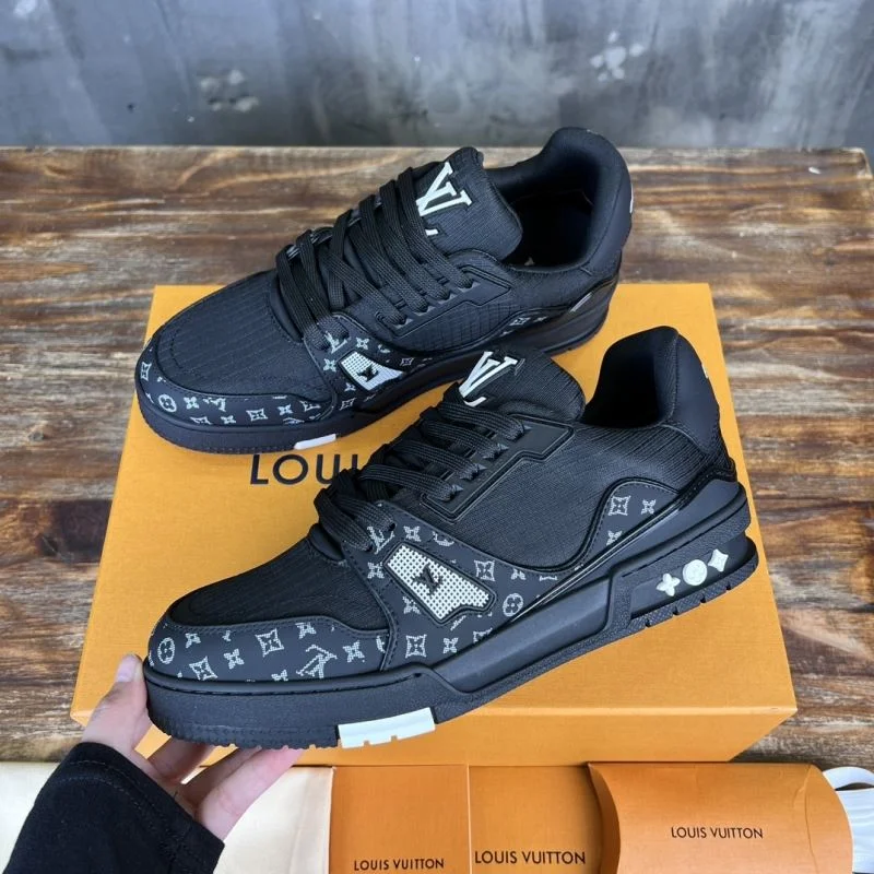Louis Vuitton Trainer Sneaker Vibrant 30364