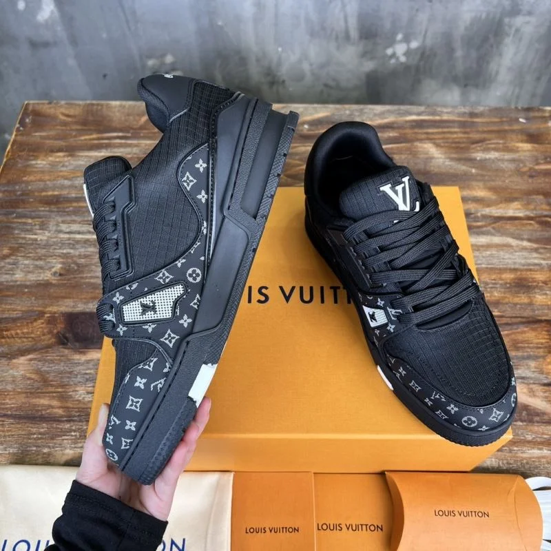 Louis Vuitton Trainer Sneaker Vibrant 30364
