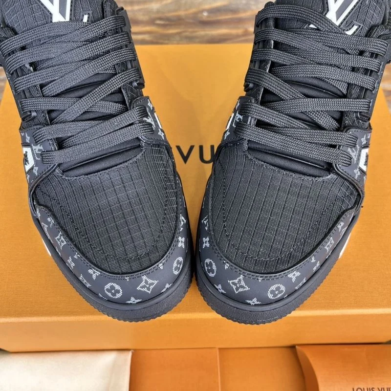 Louis Vuitton Trainer Sneaker Vibrant 30364