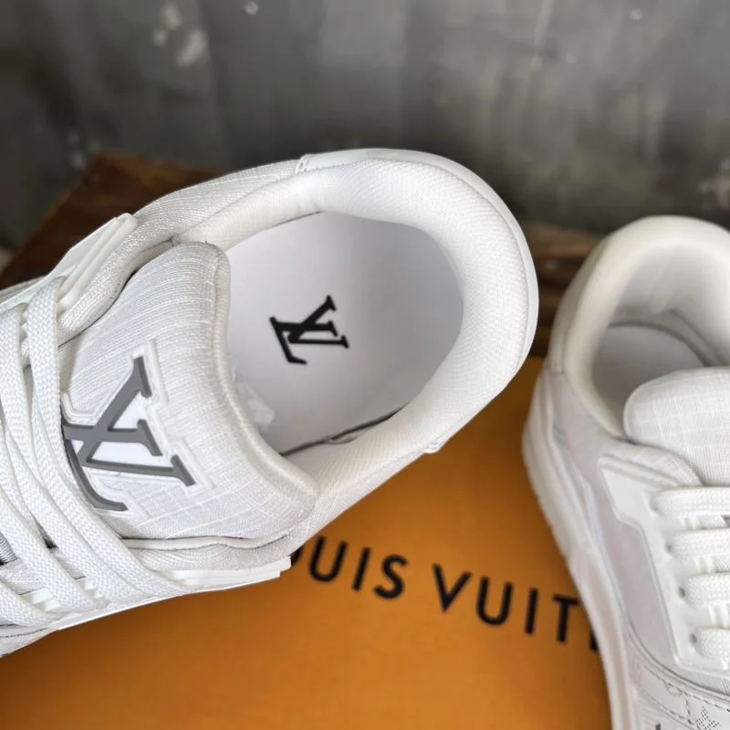 Louis Vuitton Trainer Sneaker Bold 30357