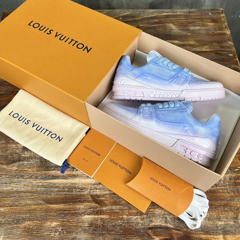 Louis Vuitton Trainer Sneaker UrbanChic 30359