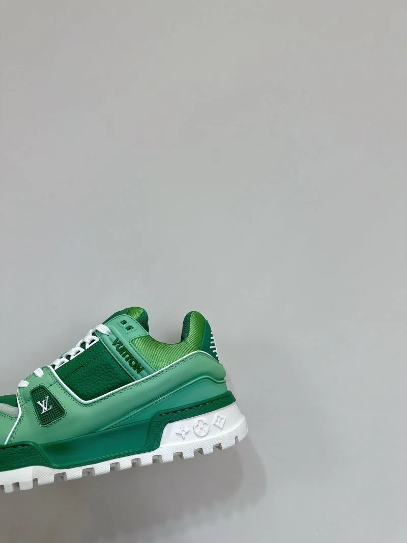 Louis Vuitton Trainer Sneaker Supportive 31595