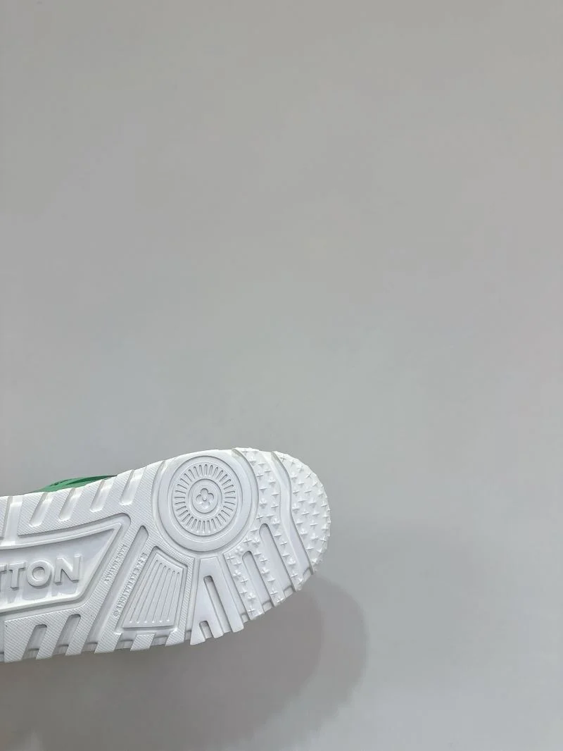 Louis Vuitton Trainer Sneaker Supportive 31595