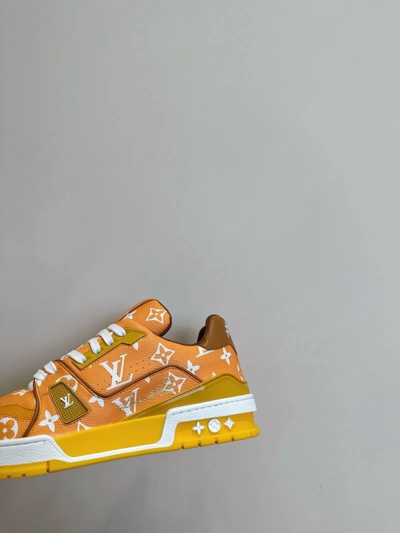 Unisex Louis Vuitton Trainer Sneaker 31580