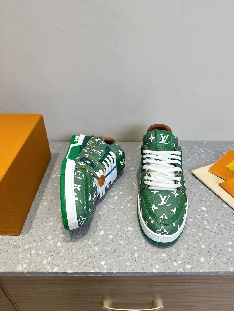 Louis Vuitton Trainer Sneaker Elegant 31562