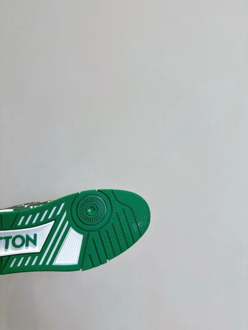 Louis Vuitton Trainer Sneaker Elegant 31562