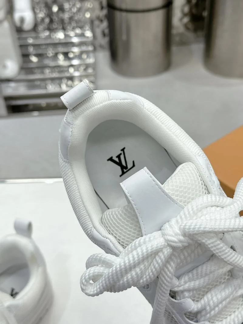 Louis Vuitton Trainer Sneaker Breathable 31569