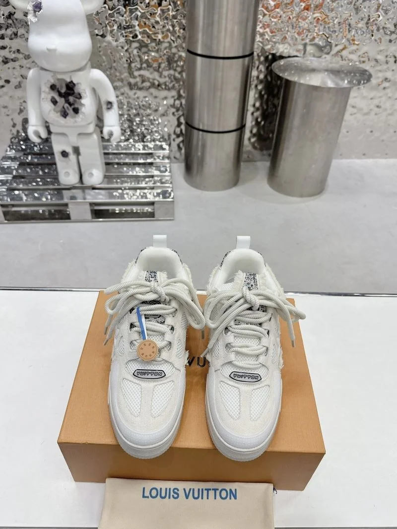 Flexible Louis Vuitton Trainer Sneaker 31563