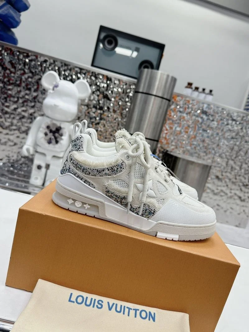 Flexible Louis Vuitton Trainer Sneaker 31563