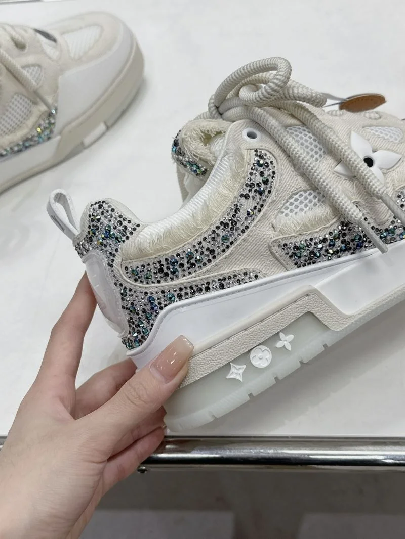 Flexible Louis Vuitton Trainer Sneaker 31563