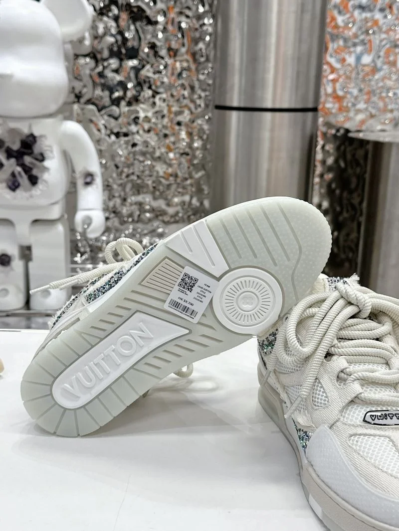 Flexible Louis Vuitton Trainer Sneaker 31563