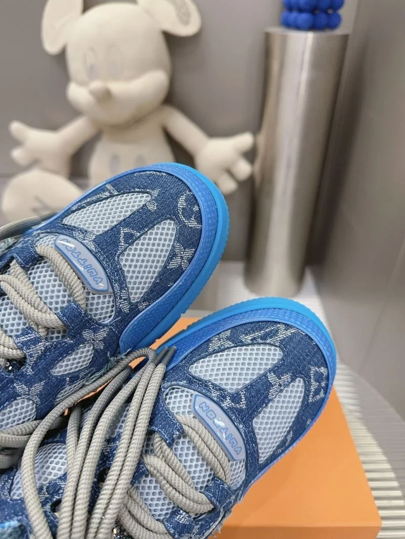 Louis Vuitton Trainer Sneaker Elegant 31550