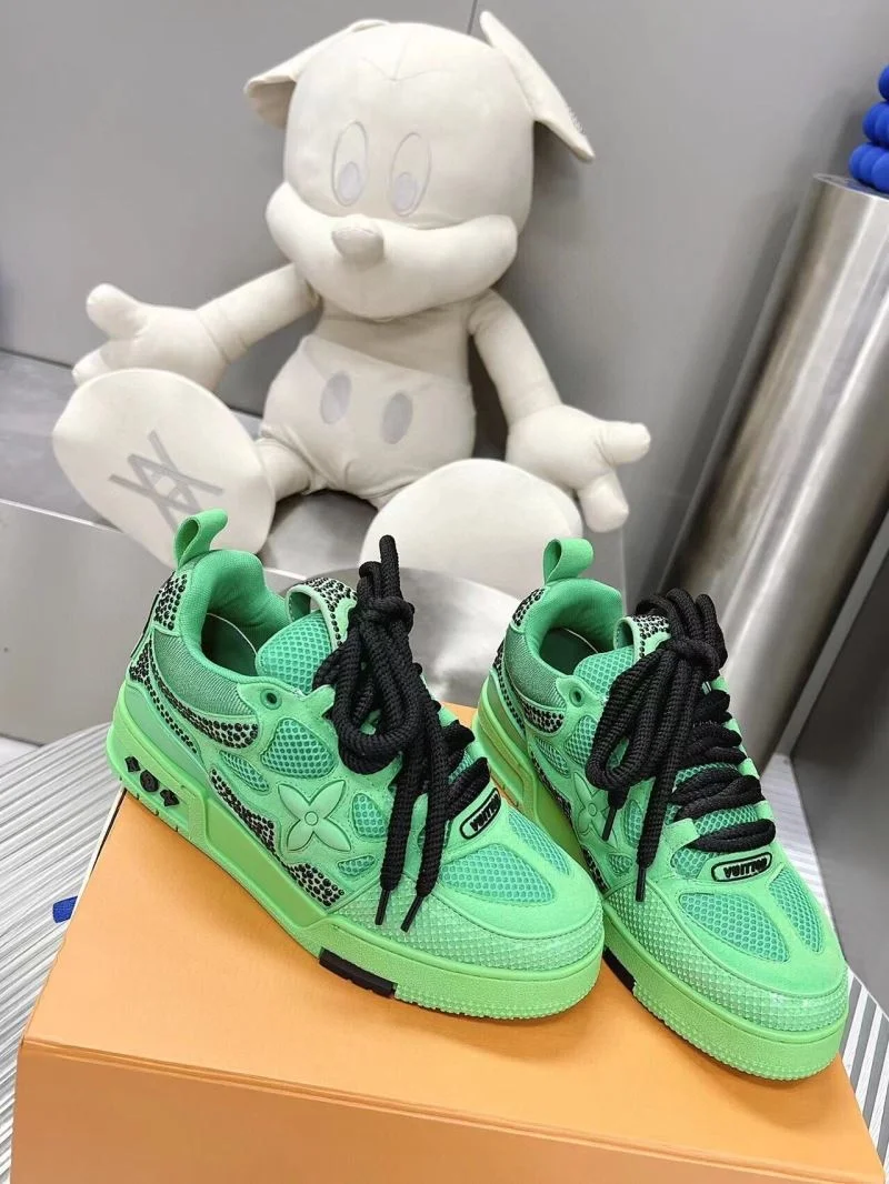 Stretchable Louis Vuitton Trainer Sneaker 31552