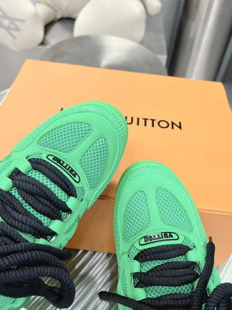 Stretchable Louis Vuitton Trainer Sneaker 31552