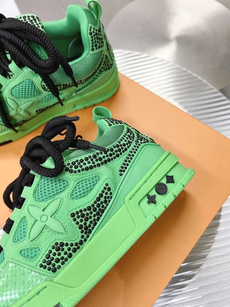 Stretchable Louis Vuitton Trainer Sneaker 31552