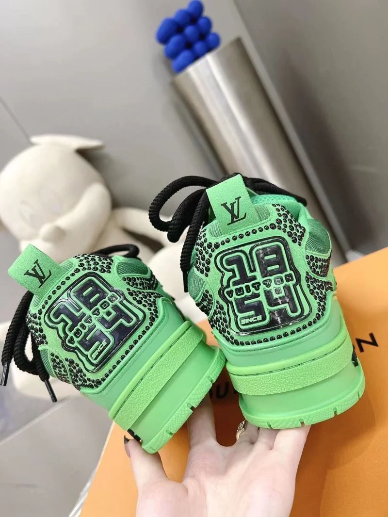 Stretchable Louis Vuitton Trainer Sneaker 31552
