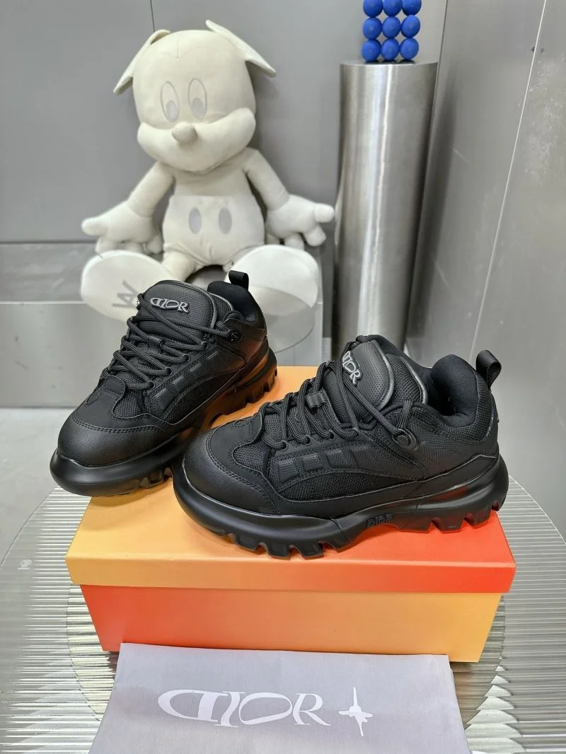 Sporty Louis Vuitton Trainer Sneaker 31539