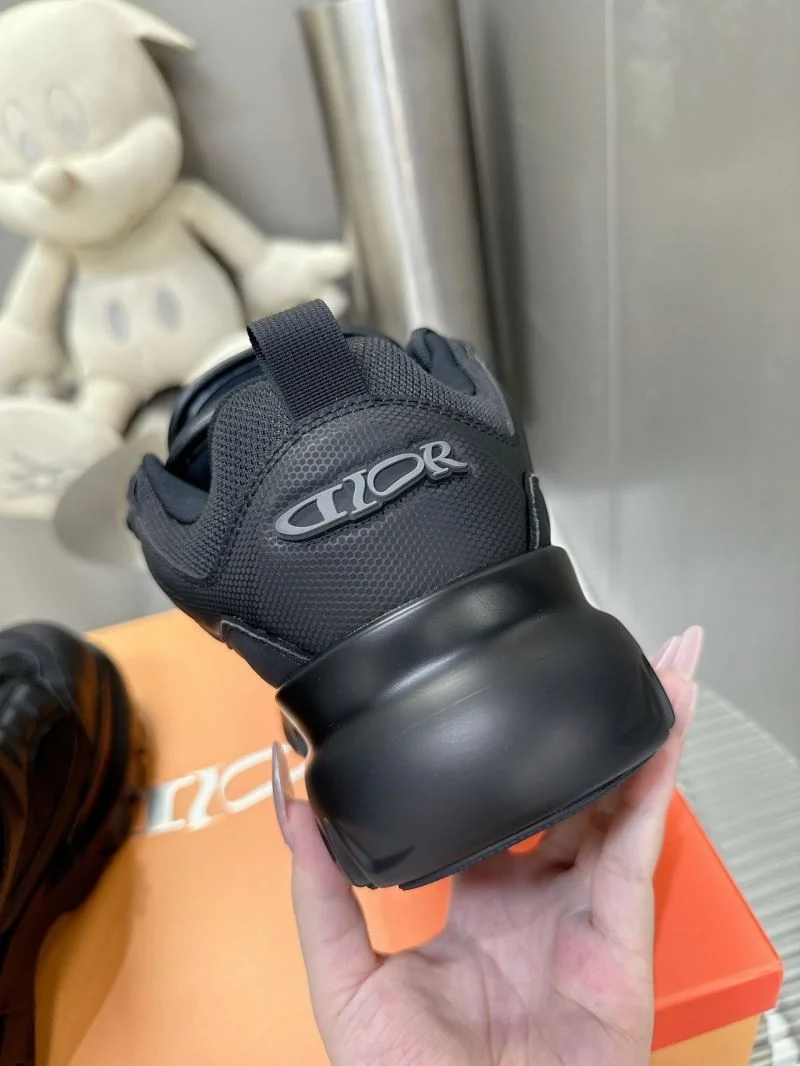 Sporty Louis Vuitton Trainer Sneaker 31539